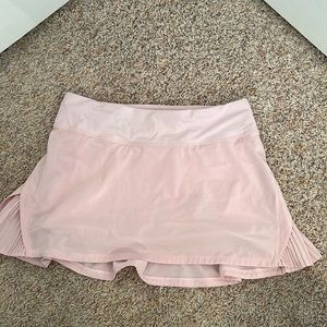 Lululemon play off the pleats mid rise skirt